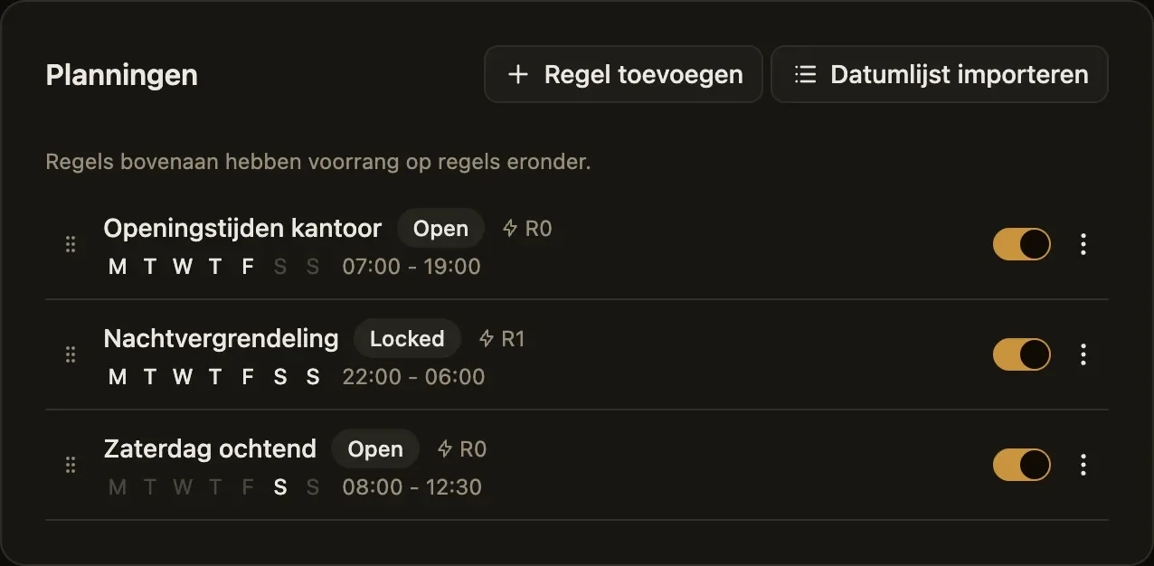 Planningen op een apparaat in donkere modus.
